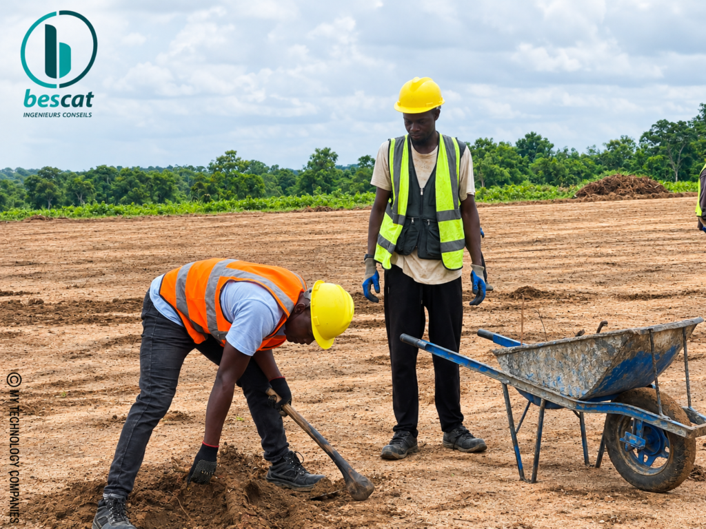 travaux de centrales photovoltaïques au Bénin